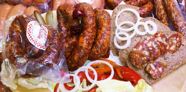 Klobása "čabajka" s vlašskými ořechy